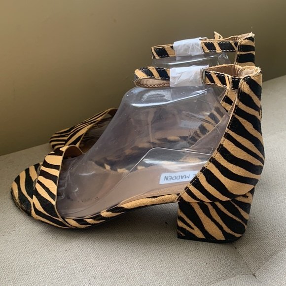Steve Madden Irenee Sandals Tan Animal Print Cow Hair Low-Block Heel Size 9 Wide - Picture 5 of 12